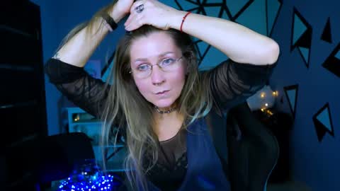 Frida Tander online show from December 25, 2024, 12:37 pm