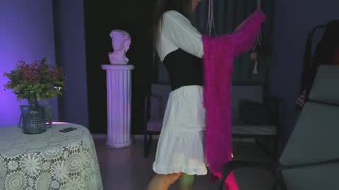 Frida Tander online show from January 8, 2025, 3:17 pm