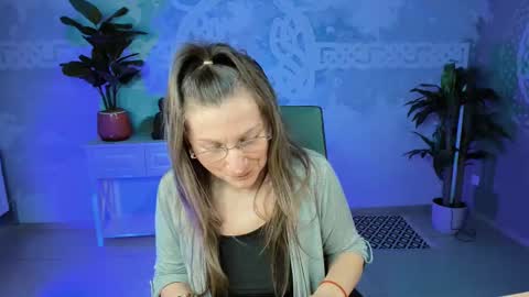 Frida Tander online show from March 2, 2025, 4:53 pm