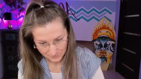 Frida Tander online show from March 3, 2025, 9:11 am