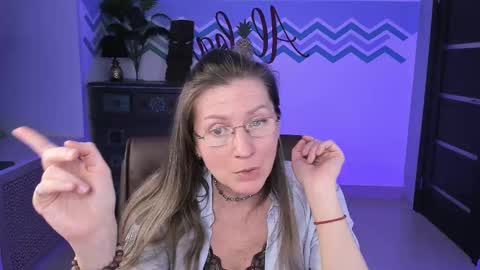 Frida Tander online show from March 10, 2025, 6:23 pm