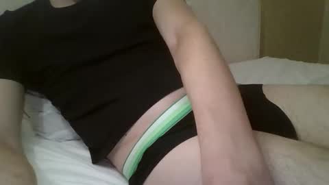 friendly_frank_18 online show from April 27, 2026, 9:35 pm