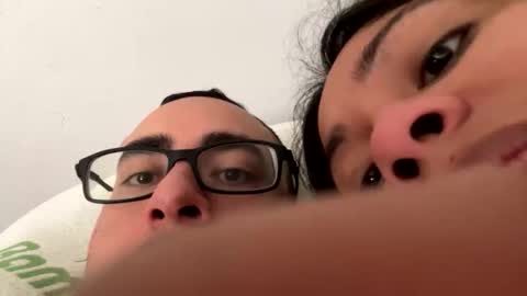 Snapshot of friendlyfeatures chatting on April 15, 2026, 8:20 pm friendlyfeatures online show from April 15, 2026, 8:20 pm