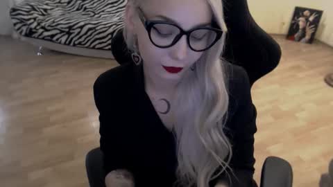 Lilith online show from September 18, 2025, 11:45 am