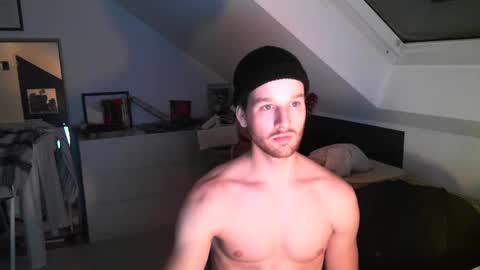 Snapshot of frozenyoga chatting on December 13, 2024, 5:21 pm frozenyoga online show from December 13, 2024, 5:21 pm