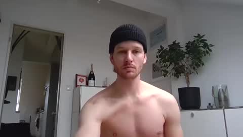 Snapshot of frozenyoga chatting on February 20, 2025, 1:51 pm frozenyoga online show from February 20, 2025, 1:51 pm