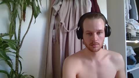 Snapshot of frozenyoga chatting on February 23, 2025, 3:51 pm frozenyoga online show from February 23, 2025, 3:51 pm