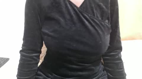 fruity28 online show from November 26, 2025, 4:41 pm