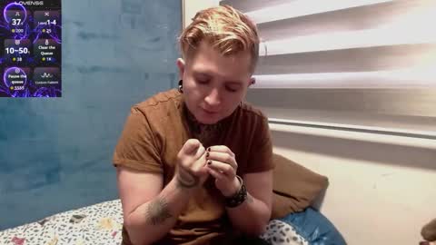          HEHIM  online show from December 5, 2025, 6:04 pm