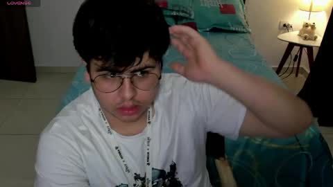 uwu online show from April 5, 2026, 11:46 pm