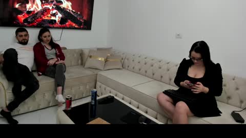 Angelique online show from December 19, 2024, 3:19 pm