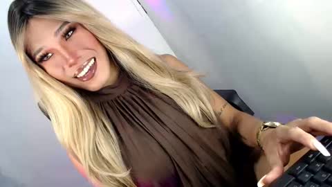 sweetyJENNY online show from April 17, 2026, 2:53 pm