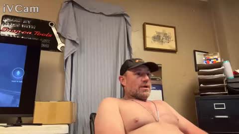 Snapshot of fuckitall44 chatting on March 9, 2026, 6:39 am fuckitall44 online show from March 9, 2026, 6:39 am