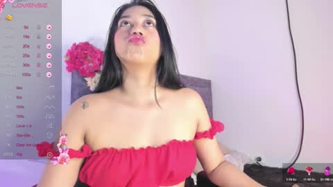 laura - Independent model online show from September 17, 2025, 3:24 pm