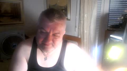 fukingcrazy online show from June 9, 2026, 6:36 am