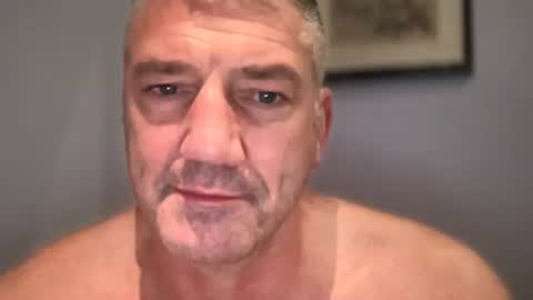 fullback_15 online show from November 2, 2025, 1:46 pm