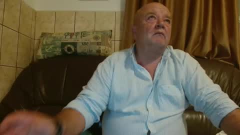 fullballs6 online show from October 10, 2025, 2:10 am