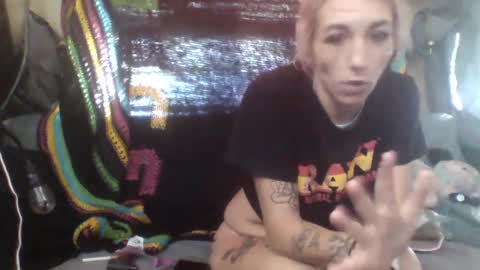 Snapshot of fullerh967 chatting on October 1, 2025, 2:23 pm Deeztitties online show from October 1, 2025, 2:23 pm