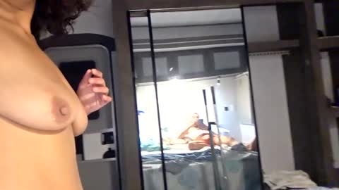 Snapshot of fulluforever chatting on December 2, 2025, 9:25 am Astrid online show from December 2, 2025, 9:25 am