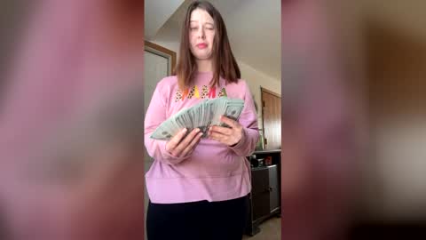 Linnys Palace online show from February 13, 2026, 6:48 pm