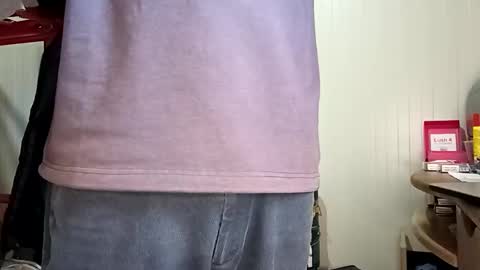 Italian men online show from April 17, 2026, 10:07 am