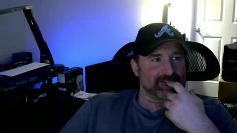 Snapshot of fuzz08 chatting on June 12, 2026, 6:40 pm fuzz08 online show from June 12, 2026, 6:40 pm