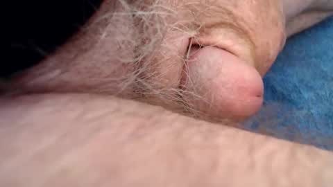 Snapshot of fuzzzman chatting on December 1, 2025, 10:37 pm Mark online show from December 1, 2025, 10:37 pm