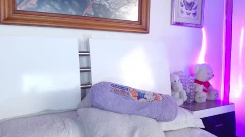 Victoria online show from December 12, 2024, 6:53 pm