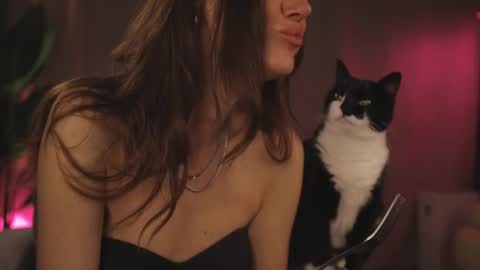 G online show from February 22, 2025, 8:07 am