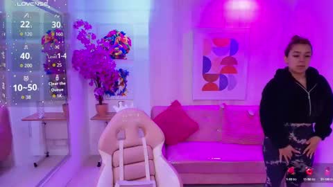 gabby_evanns online show from October 7, 2025, 12:02 pm