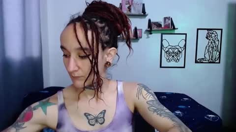 Snapshot of gabby_moon09 chatting on October 22, 2025, 12:27 pm gabby_moon09 online show from October 22, 2025, 12:27 pm