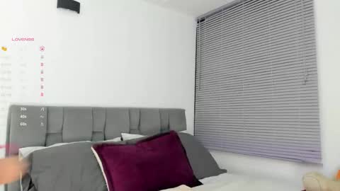 Gabriela  online show from September 22, 2025, 3:41 am