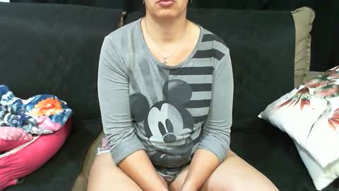 gaby  layla online show from September 11, 2025, 8:31 pm