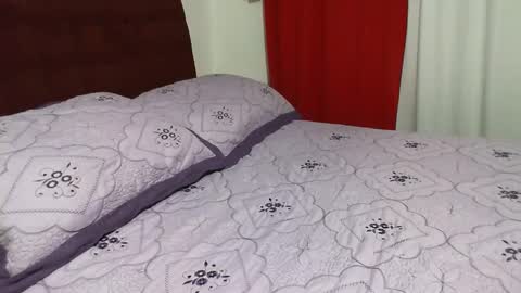 gaby  layla online show from November 19, 2025, 12:43 am