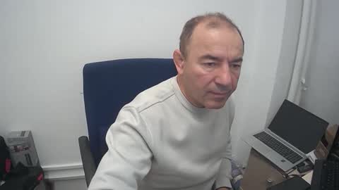 gabriel9_2003 online show from April 30, 2026, 10:10 am