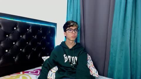 gabriel_x18 online show from March 2, 2026, 5:08 am