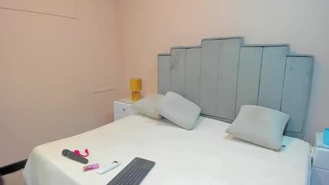 Snapshot of gabriela_lux chatting on September 21, 2025, 10:39 am online show from September 21, 2025, 10:39 am