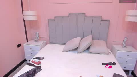 Snapshot of gabriela_lux chatting on October 4, 2025, 12:03 pm online show from October 4, 2025, 12:03 pm