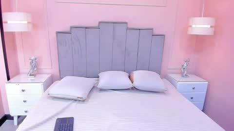 Snapshot of gabriela_lux chatting on October 19, 2025, 11:11 am online show from October 19, 2025, 11:11 am