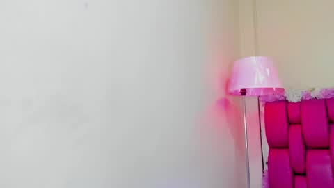 Gaby Im on vacation see you on November 25 online show from February 1, 2025, 5:58 pm