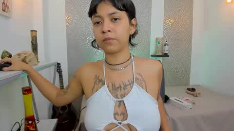 GABRIELA online show from December 5, 2025, 1:52 pm