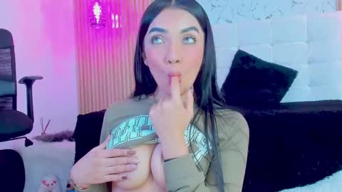 Gabriela Evans MS online show from February 18, 2025, 1:54 am