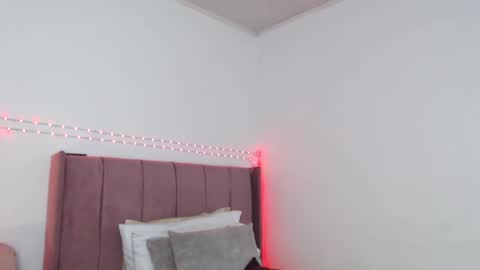 GabrielaRossa online show from February 22, 2026, 9:35 pm