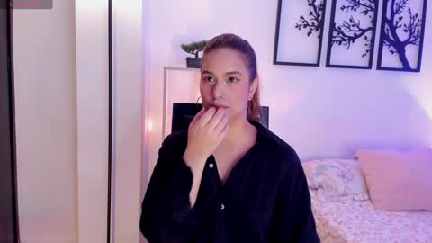 Snapshot of gabriella__tom chatting on January 21, 2025, 9:57 pm Gabriella online show from January 21, 2025, 9:57 pm