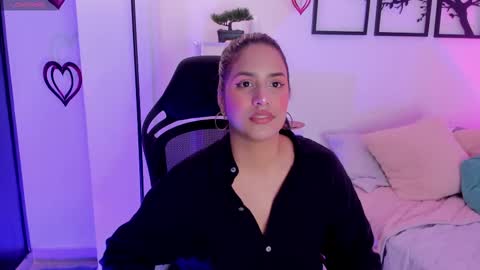 Snapshot of gabriella__tom chatting on February 11, 2025, 11:44 pm Gabriella online show from February 11, 2025, 11:44 pm
