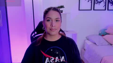 Snapshot of gabriella__tom chatting on March 8, 2025, 9:51 pm Gabriella online show from March 8, 2025, 9:51 pm