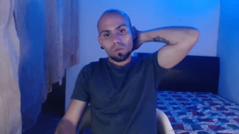 Snapshot of gabrielle_ramirez chatting on February 3, 2025, 10:43 pm Gabriel online show from February 3, 2025, 10:43 pm