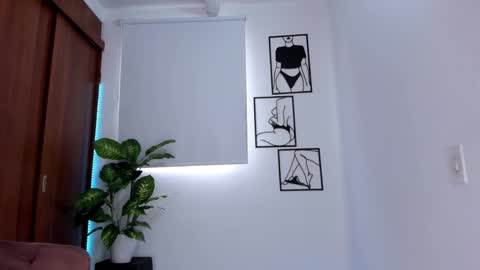 Snapshot of gaby_girl chatting on February 14, 2025, 9:53 pm    online show from February 14, 2025, 9:53 pm