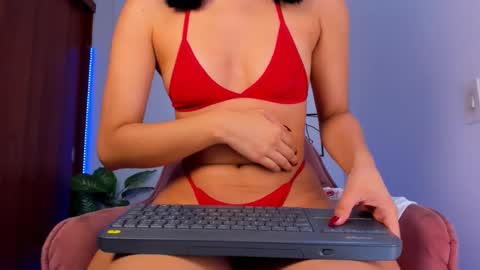 Snapshot of gaby_girl chatting on September 19, 2025, 12:17 pm    online show from September 19, 2025, 12:17 pm