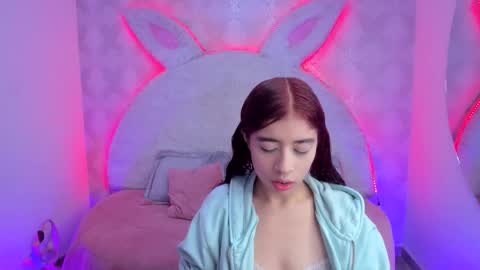 Gaby online show from November 25, 2025, 7:36 pm